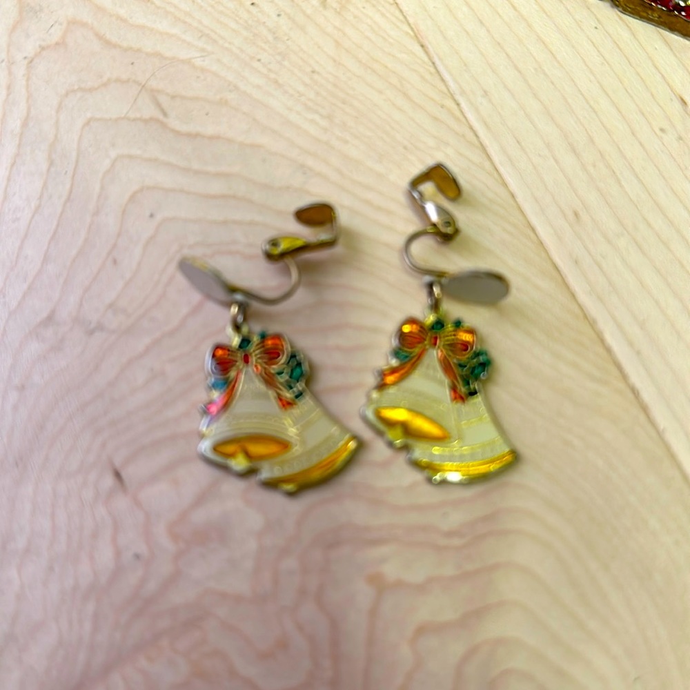 Vintage holiday earrings. Clip on. Holiday bells.